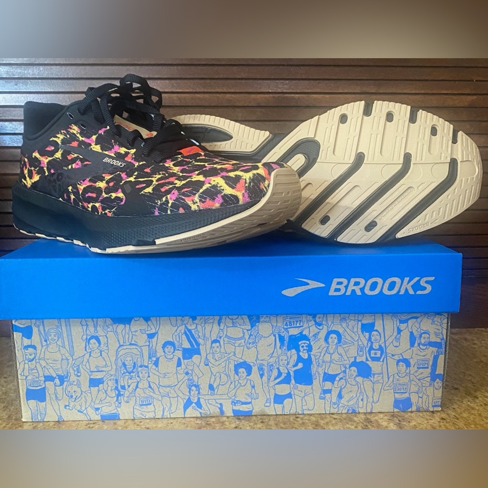 Brooks tennis shoe- Launch 9